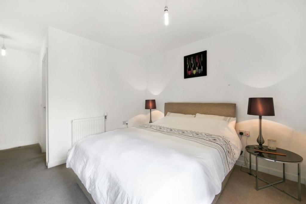 Athera - Festival Quarter, Canary Wharf 2 Bed, 2 Bath With Balcony And Gym Facility Appartamento *