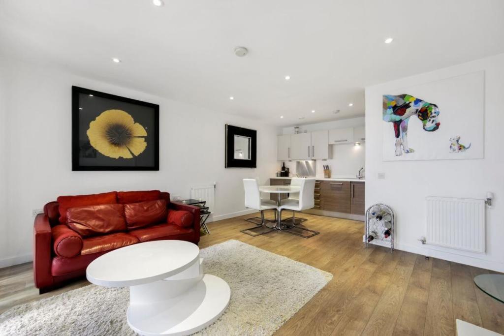 Athera - Festival Quarter, Canary Wharf 2 Bed, 2 Bath With Balcony And Gym Facility Appartamento Londra